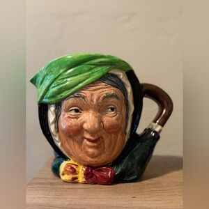 Royal Doulton "Sairey Gamp" character mug